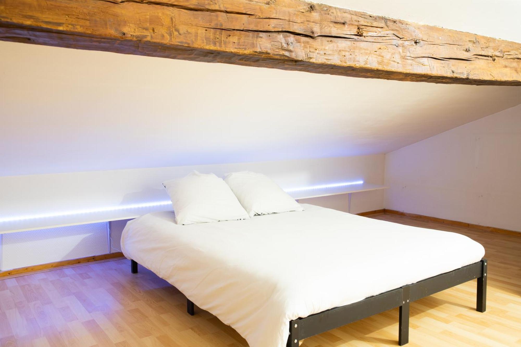 Grand Duplex Avec Billard Apartment Villeneuve-Tolosane Ngoại thất bức ảnh